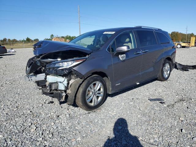  Salvage Toyota Sienna
