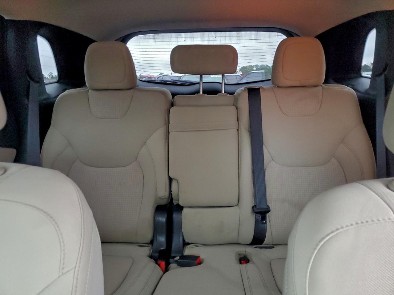 Jeep Grand Cherokee Latitude Image 2