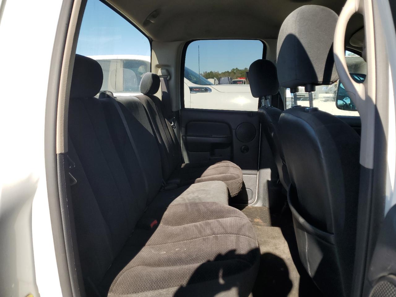 Dodge Ram 3500 St Image 4