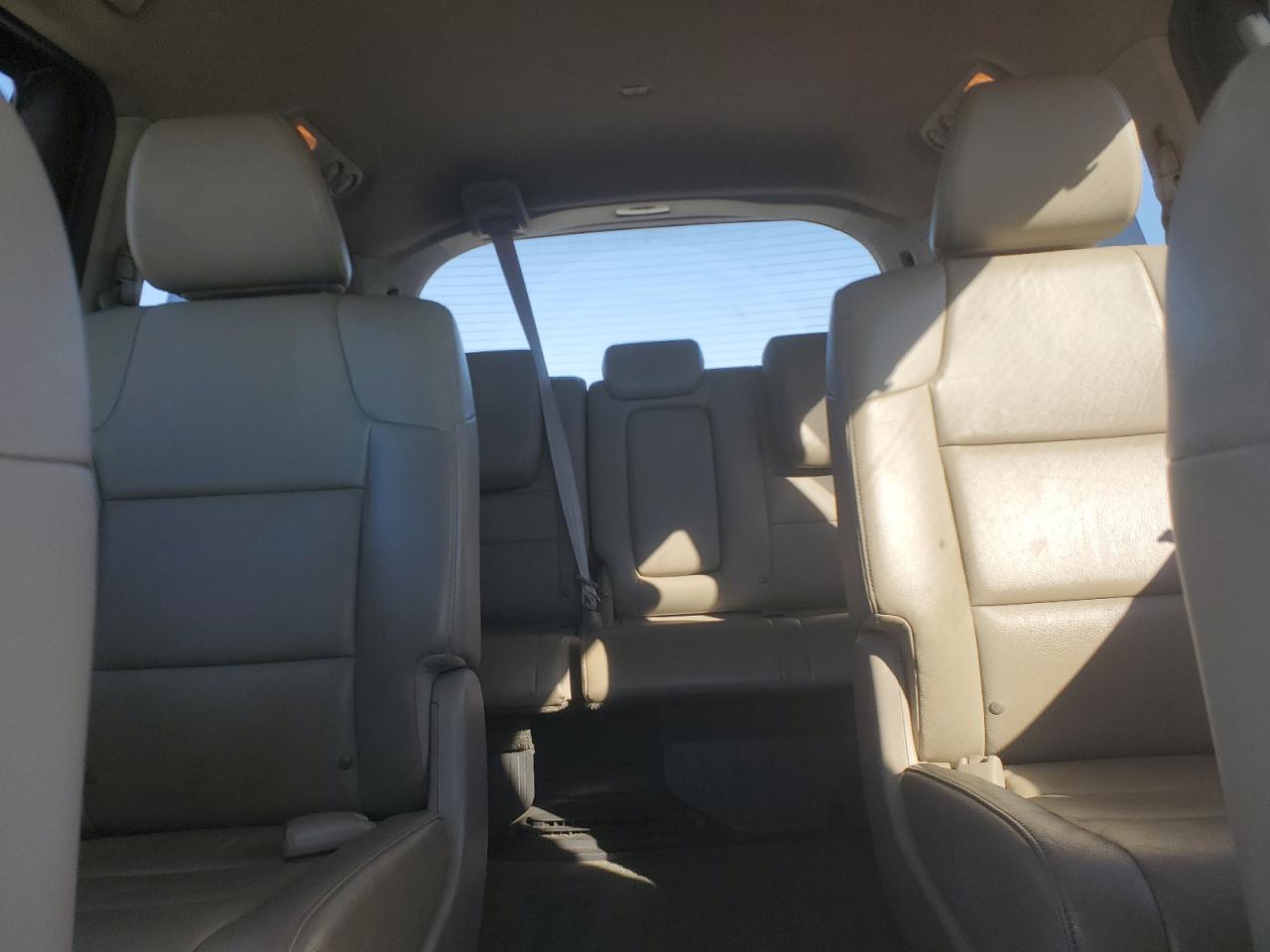 Honda Odyssey Touring Image 10