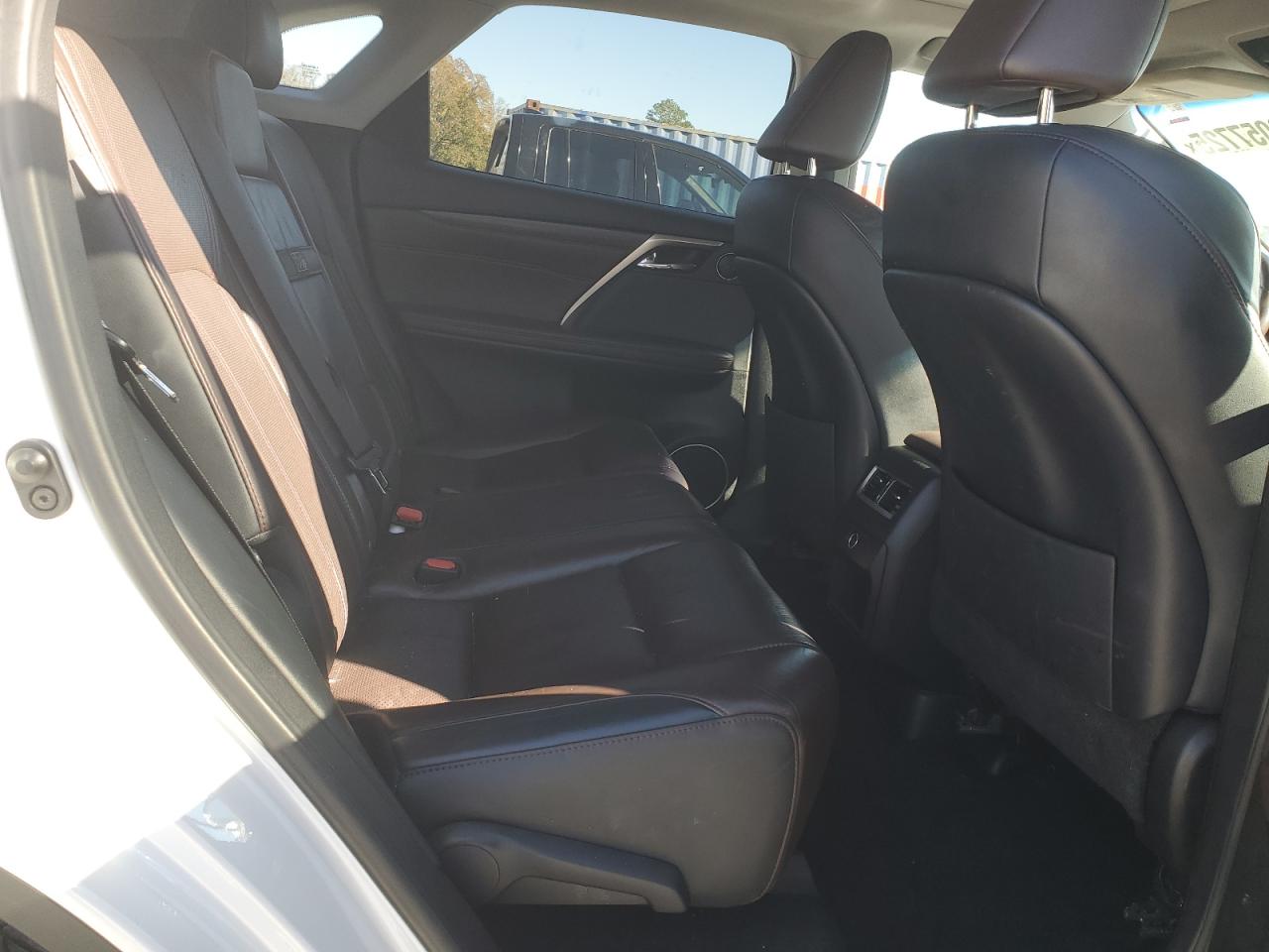 Lexus RX 350 Base Image 14