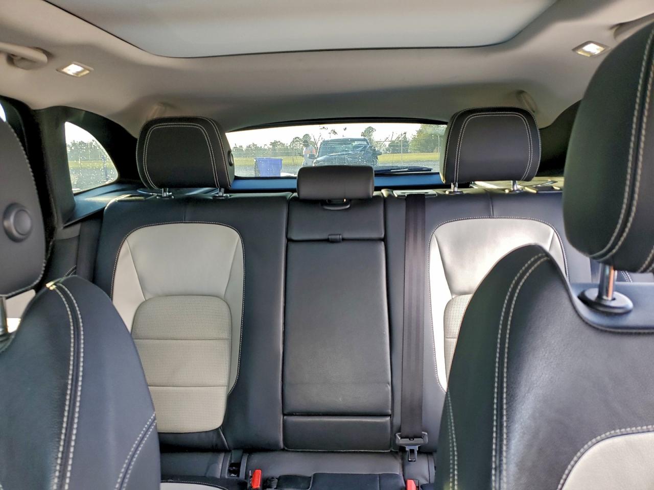 Jaguar F-PACE R - Sport Image 8