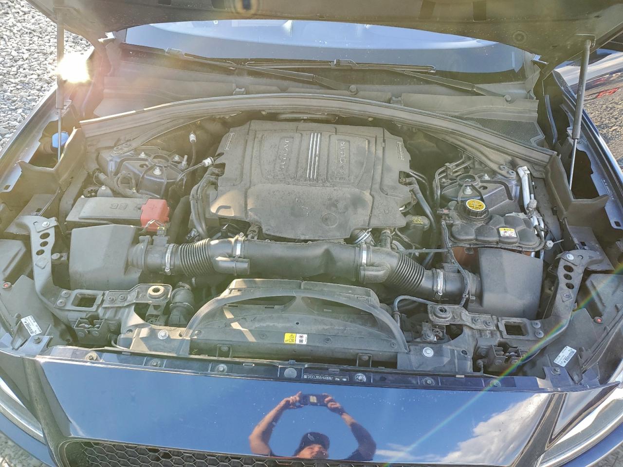 Jaguar F-PACE R - Sport Image 13