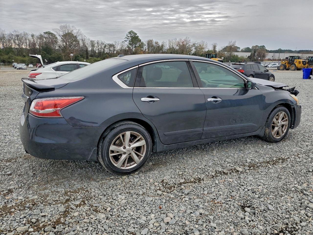 Nissan Altima 2.5 Image 2