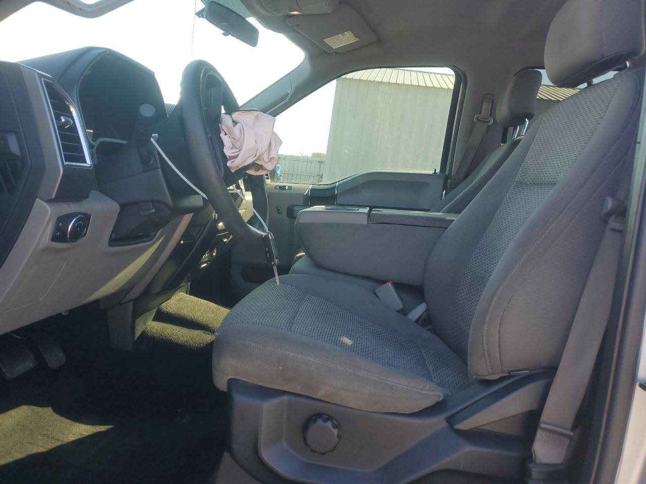 Ford F-150 Supercrew Image 3