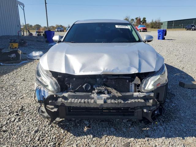 Nissan Altima Sl Image 2