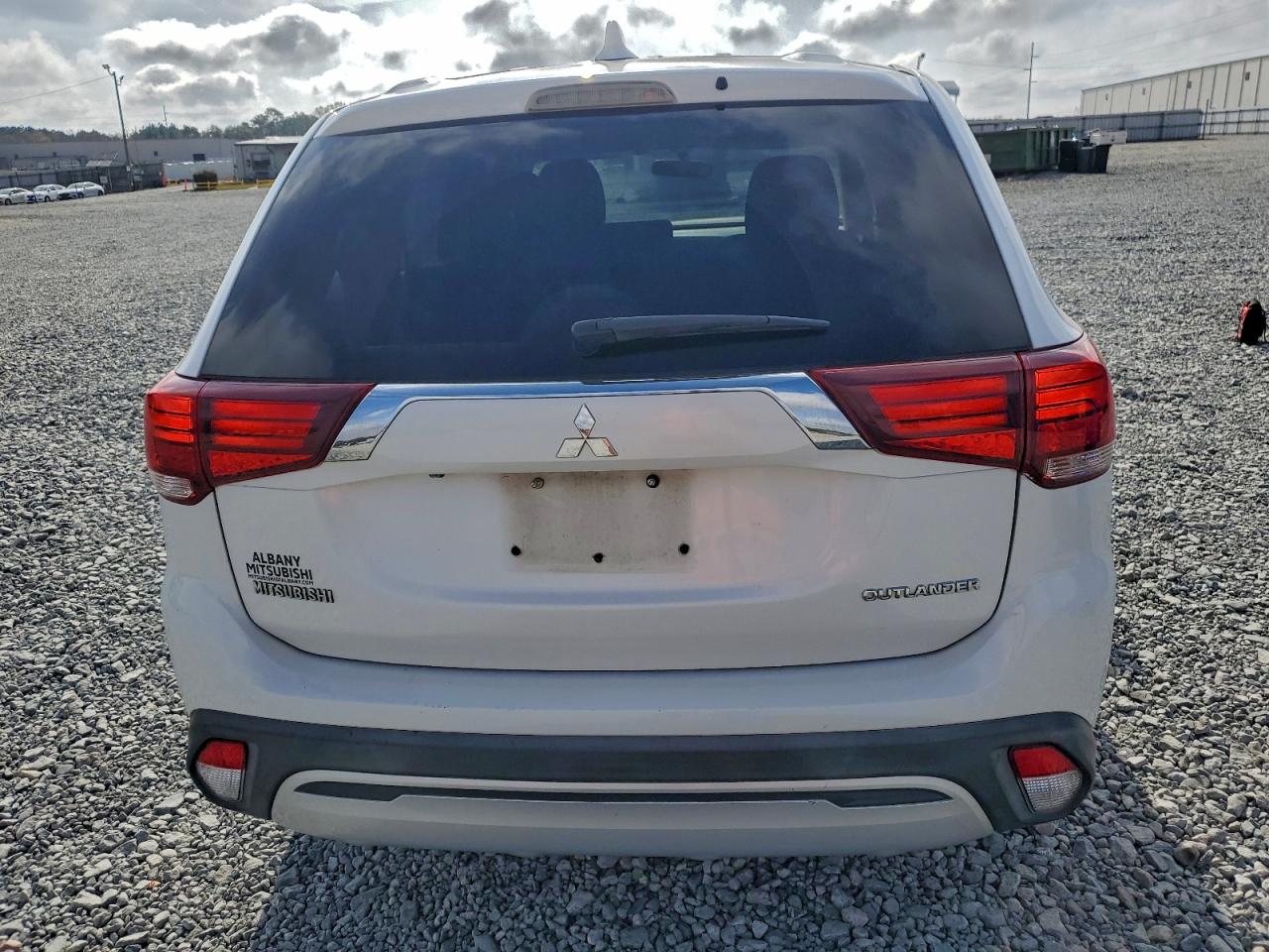Mitsubishi Outlander Es Image 10