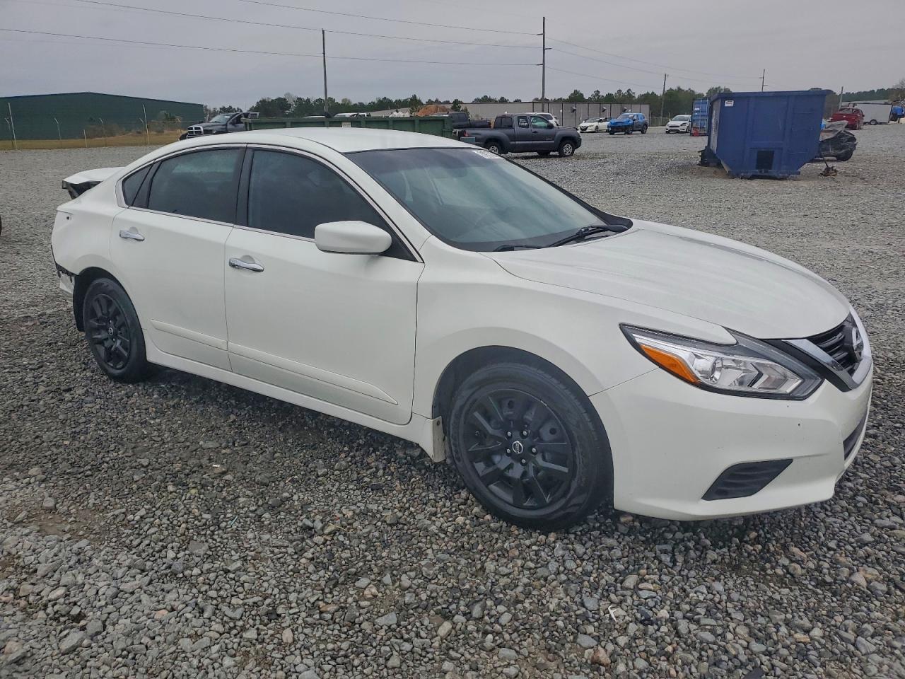 Nissan Altima 2.5 Image 4