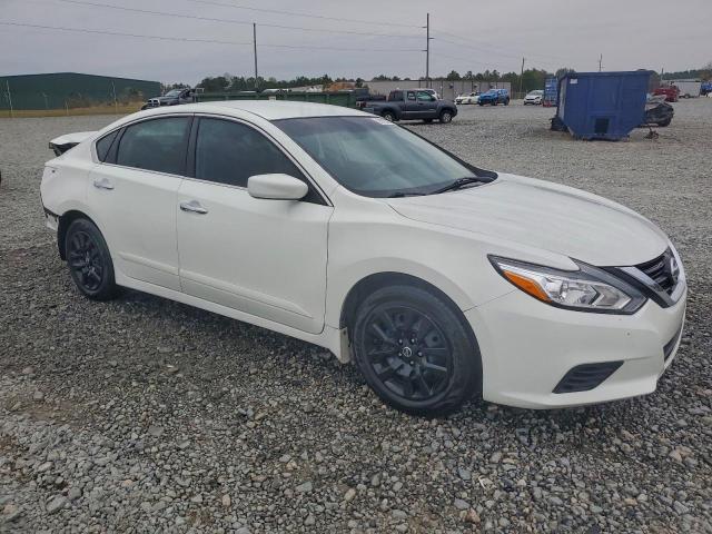 Nissan Altima 2.5 Image 4