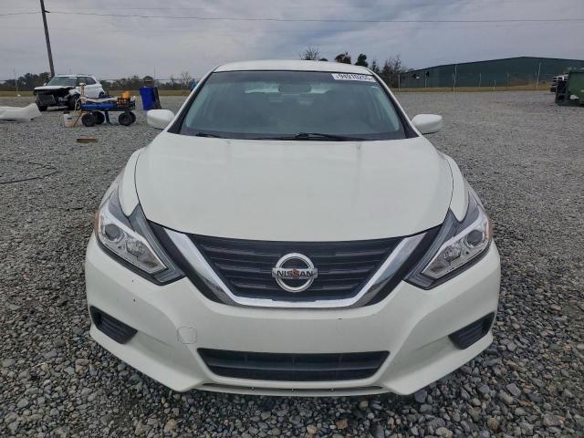 Nissan Altima 2.5 Image 6