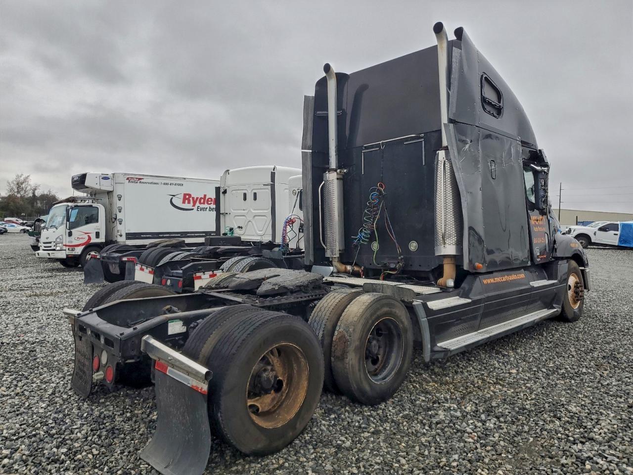 Freightliner Columbia 1 Columbia Image 2
