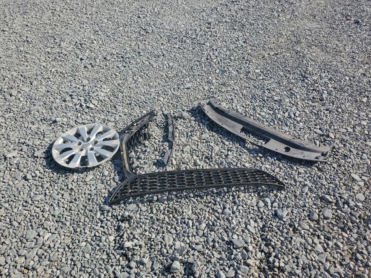 Nissan Sentra S Image 10