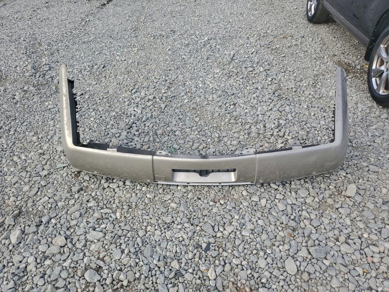 Cadillac Escalade Luxury Image 2