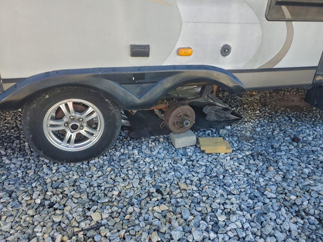 Dutchmen Coleman Image 10