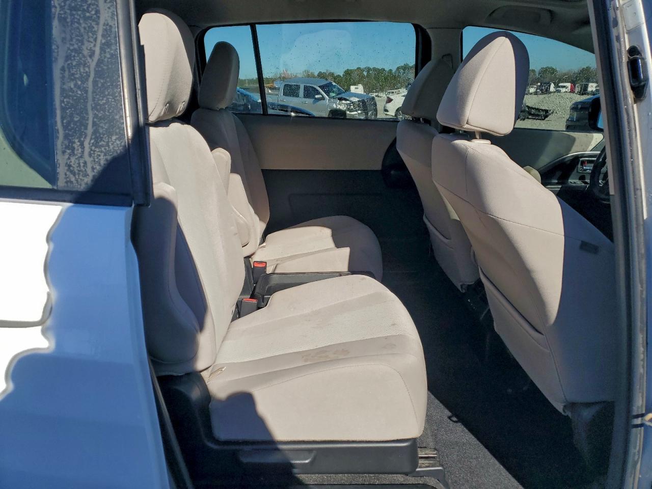 Mazda 5 Touring Image 7