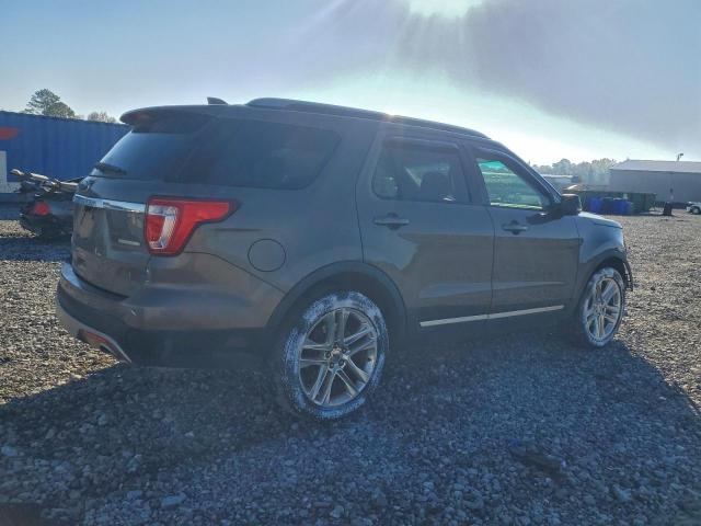 Ford Explorer Xlt Image 2