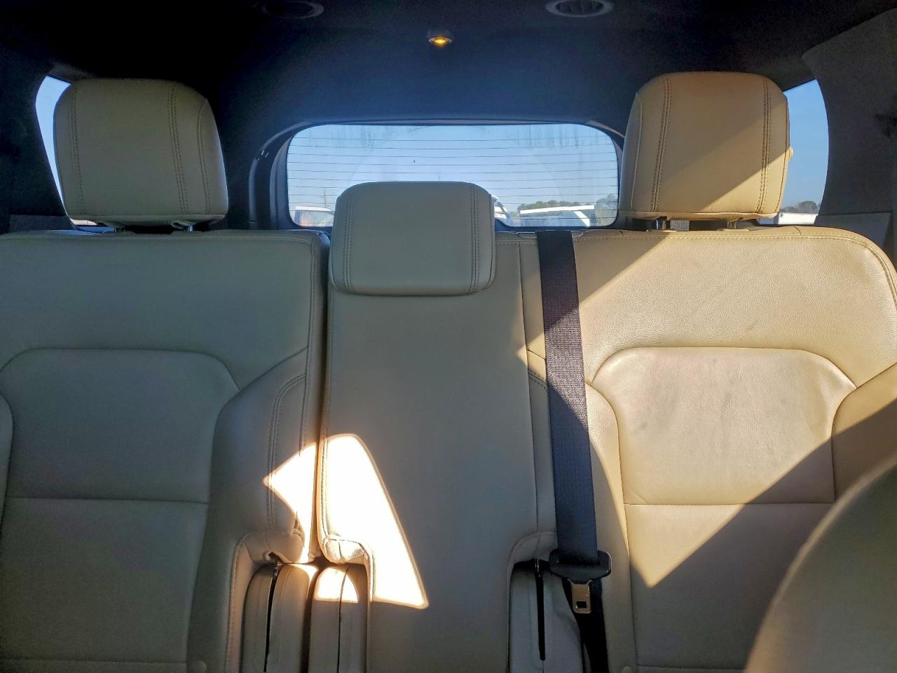 Ford Explorer Xlt Image 12