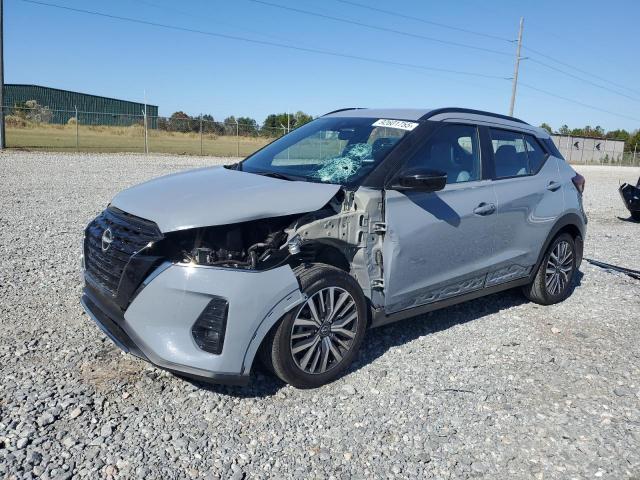  Salvage Nissan Kicks