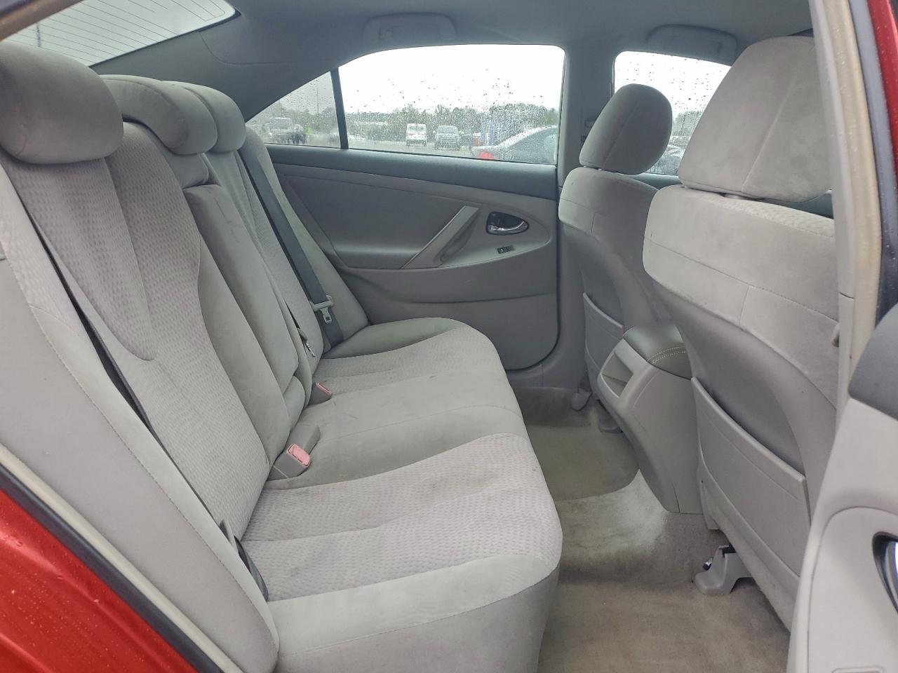 Toyota Camry Base Image 8