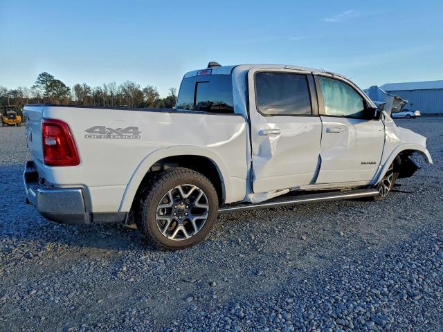 Ram 1500 Laramie Image 4