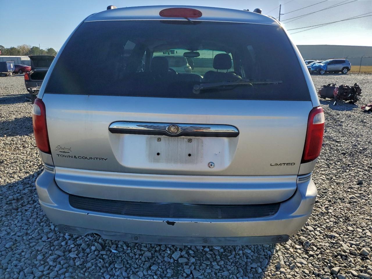 Chrysler Minivan Limited Image 12