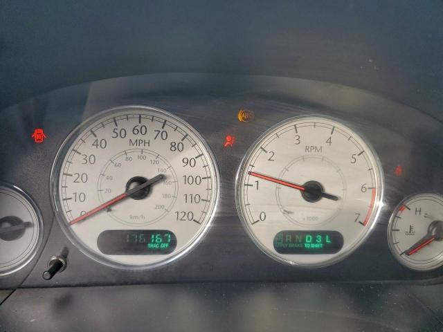 Chrysler Minivan Limited Image 3