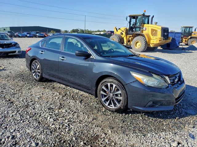 Nissan Altima 2.5 Image 10