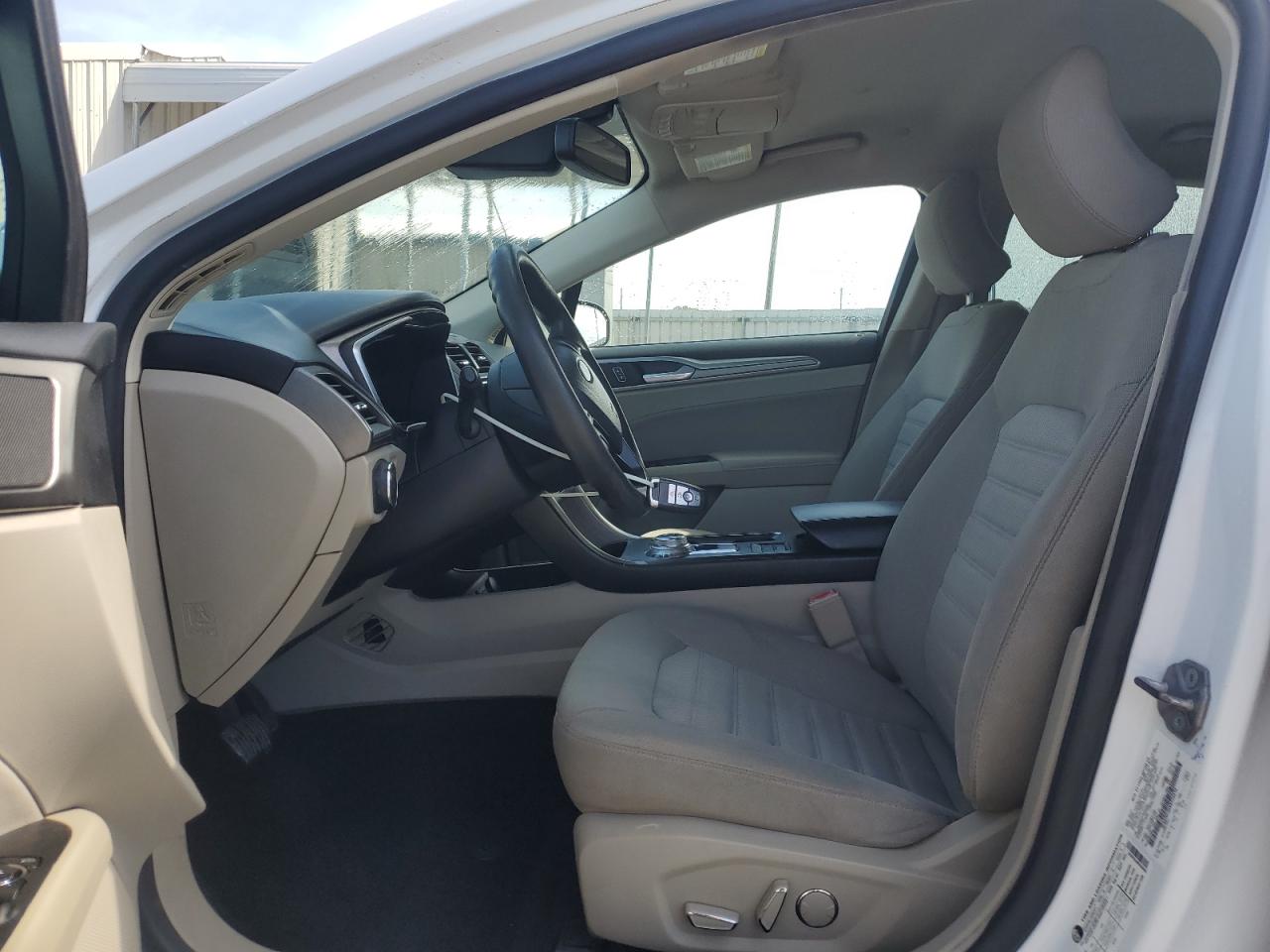 Ford Fusion Se Image 2