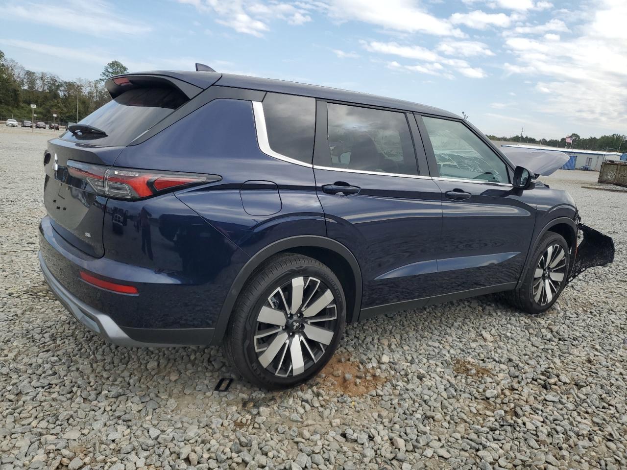 Mitsubishi Outlander Se Image 7