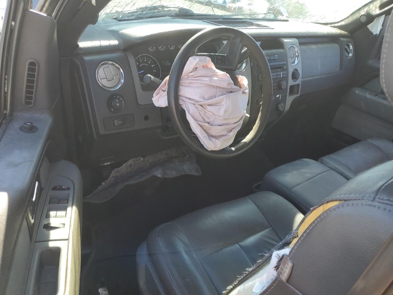 Ford F-150 Super Cab Image 6