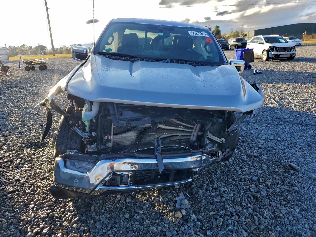 Ford F-150 Supercrew Image 3