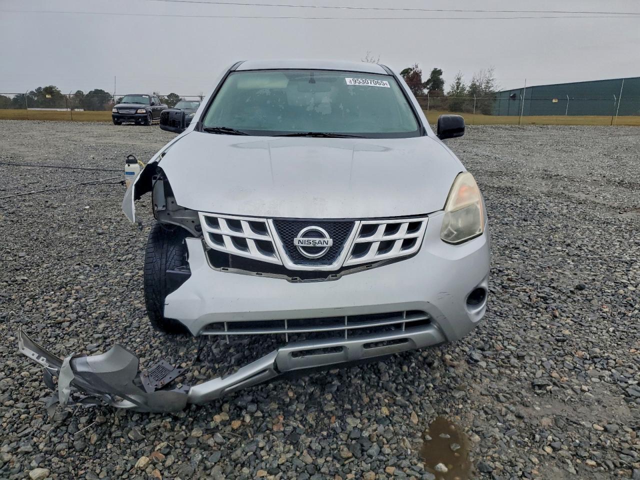 Nissan Rogue S Image 7