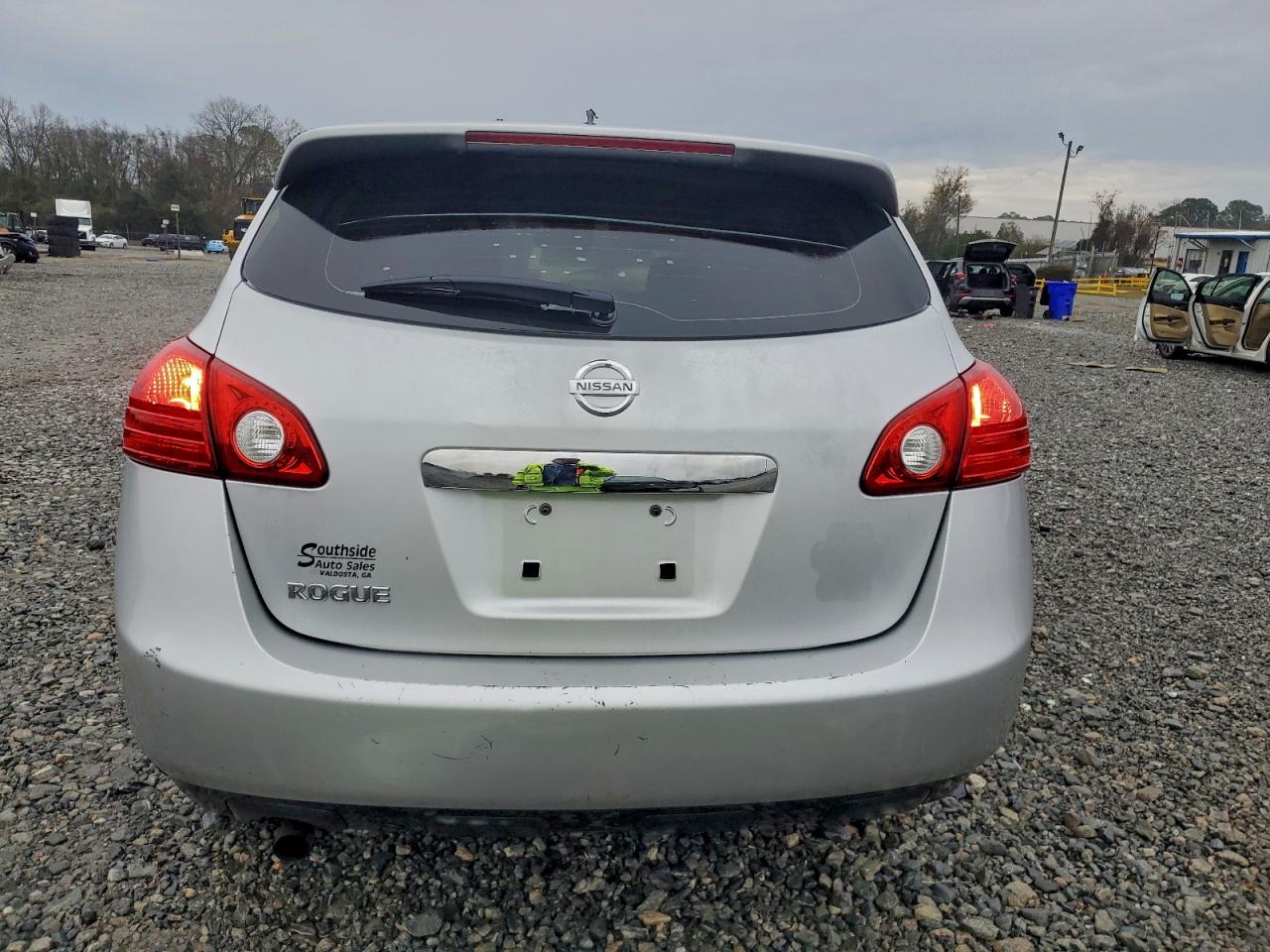 Nissan Rogue S Image 5