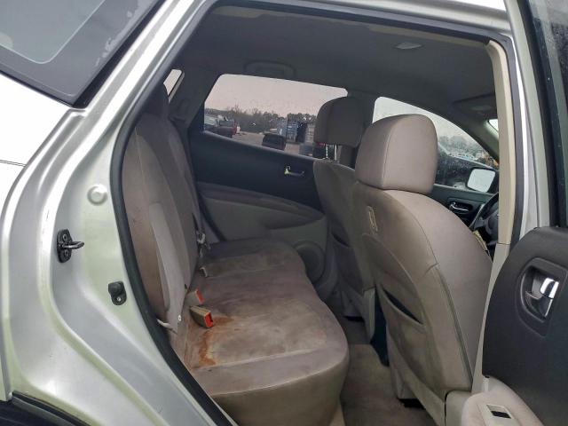 Nissan Rogue S Image 8