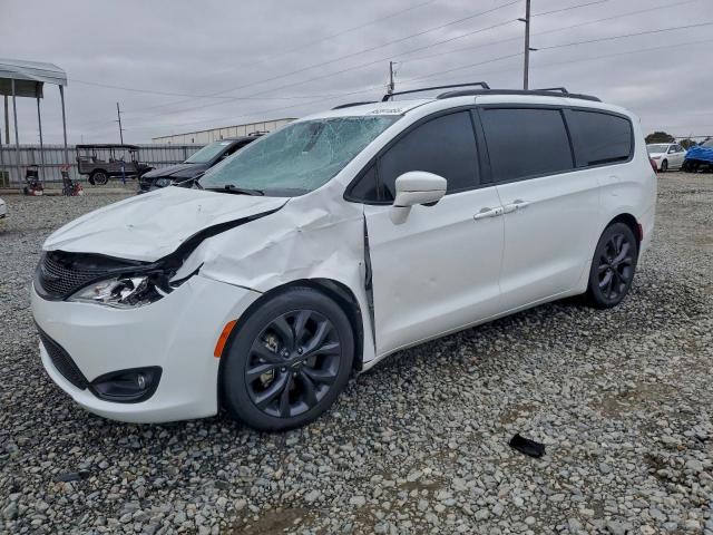  Salvage Chrysler Pacifica