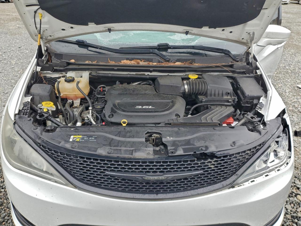 Chrysler Pacifica Touring L Image 7