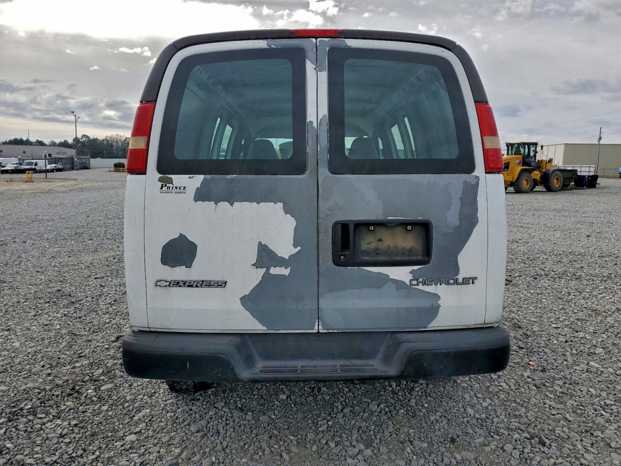 Chevrolet Express Image 4