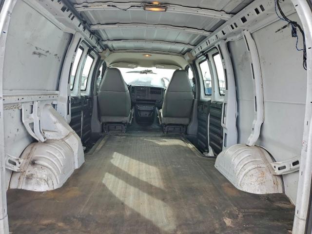 Chevrolet Express Image 14