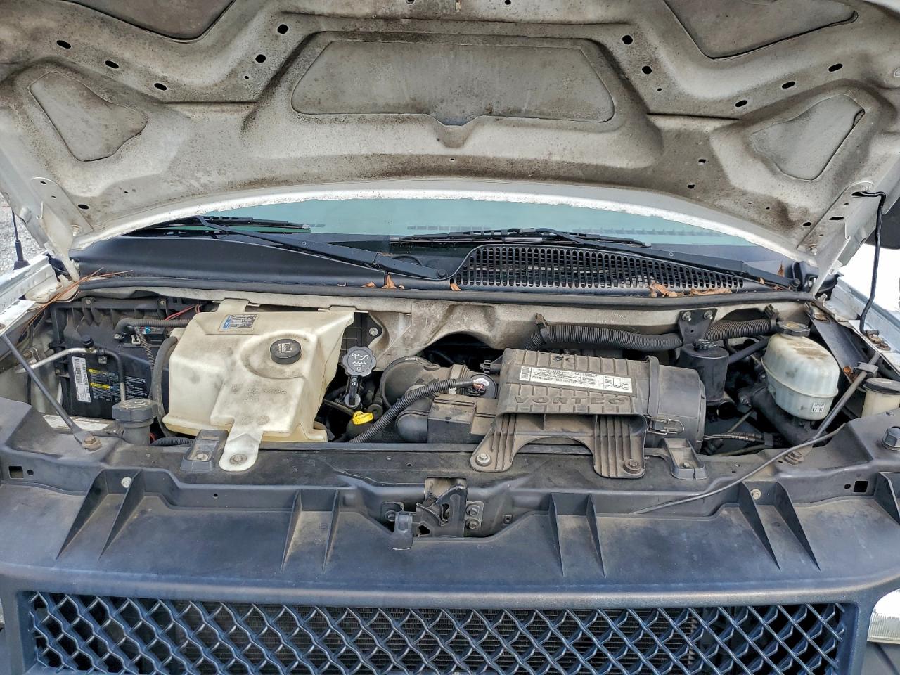 Chevrolet Express Image 10