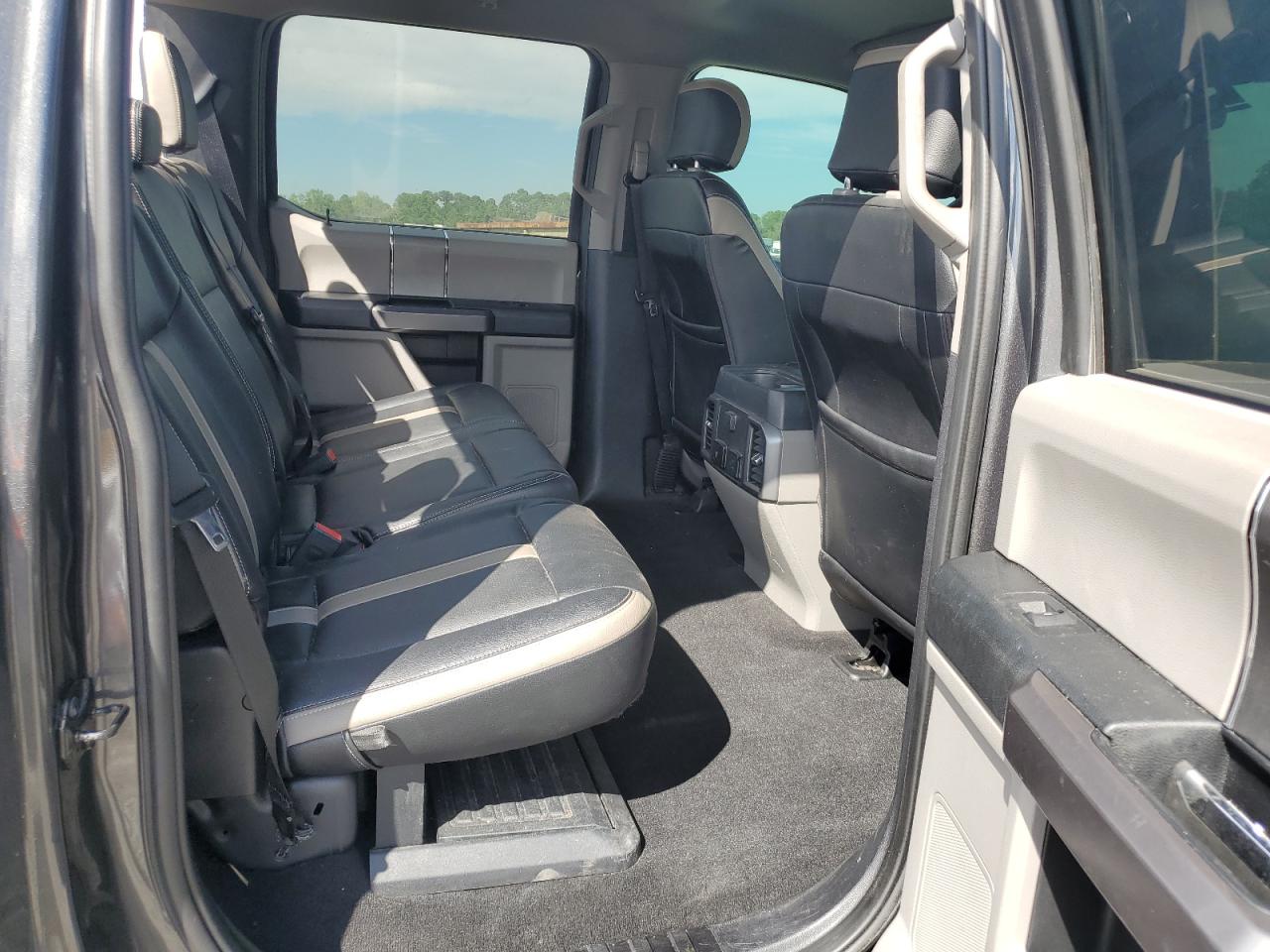 Ford F-250 Super Duty Image 2