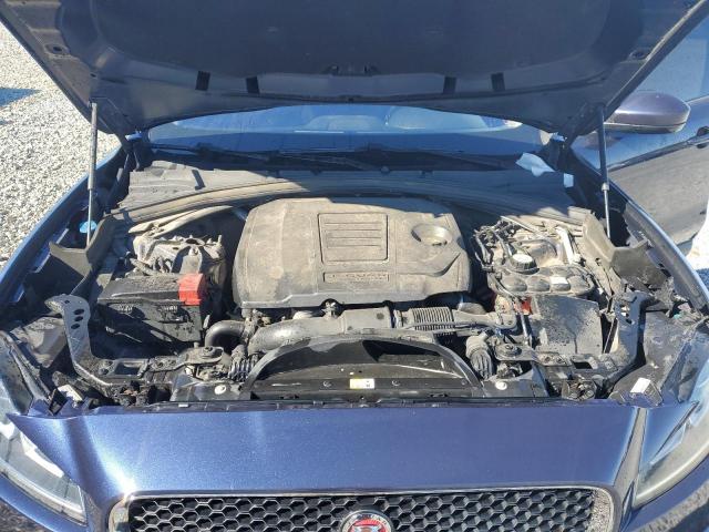 Jaguar F-PACE Premium Image 11