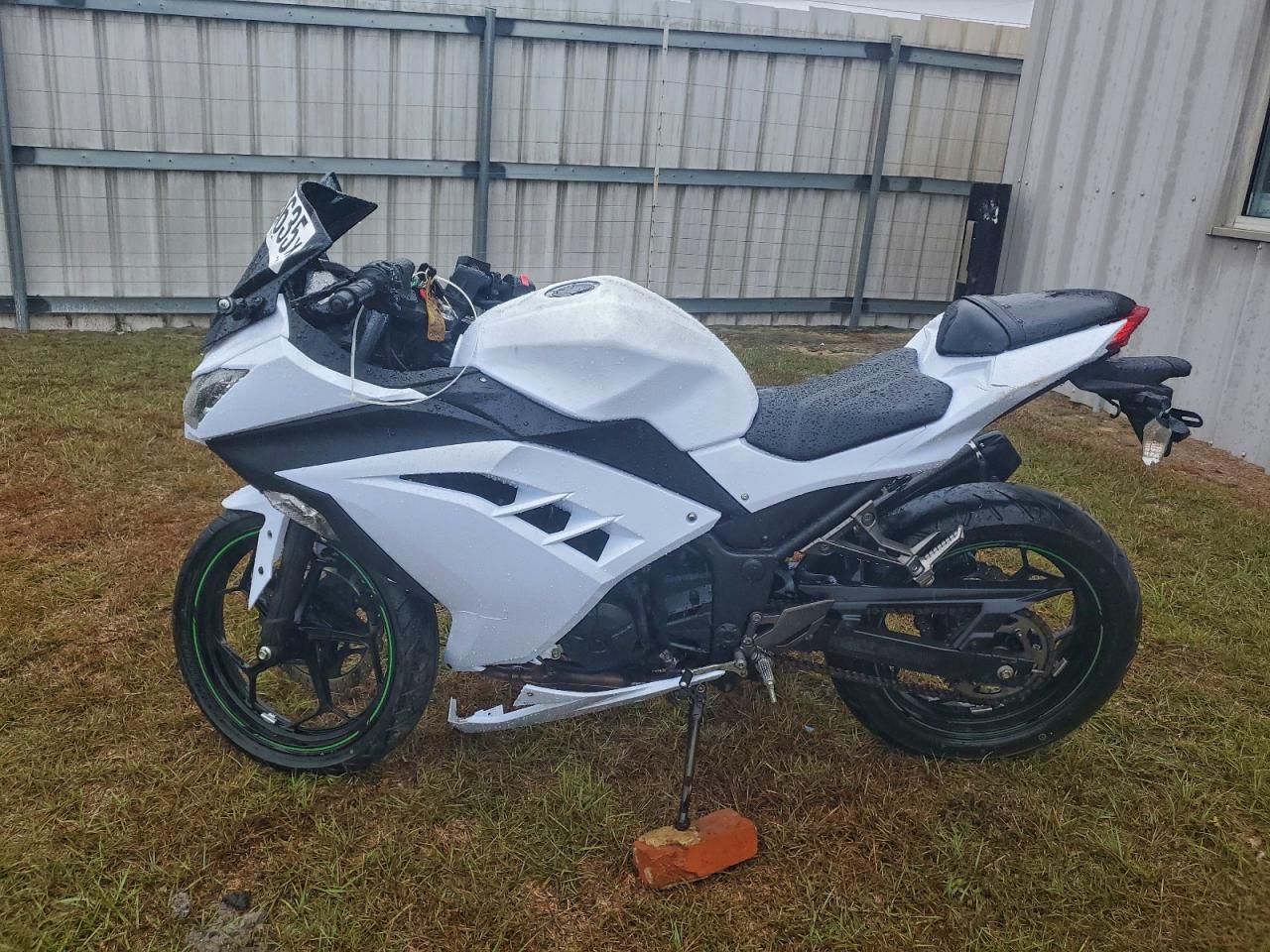 Kawasaki Ex A Image 5