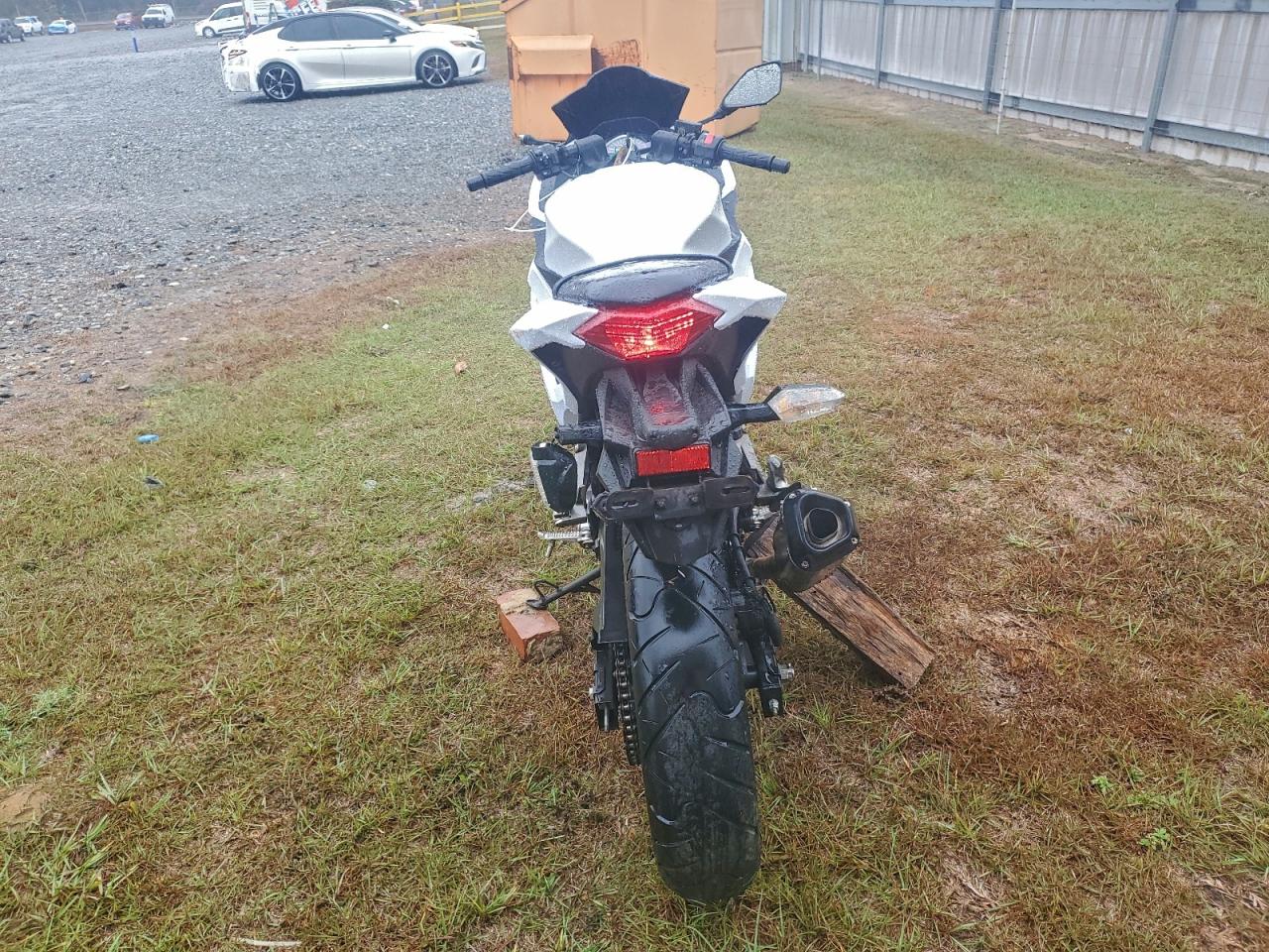 Kawasaki Ex A Image 7