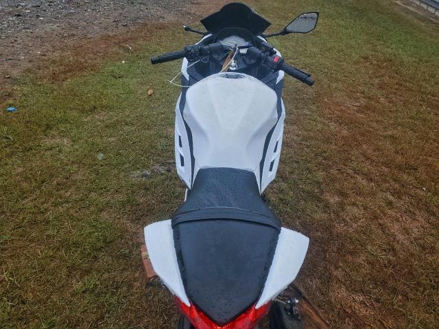 Kawasaki Ex A Image 4