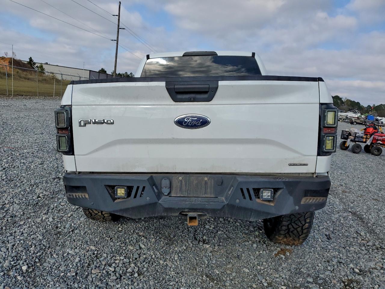 Ford F-150 Supercrew Image 11