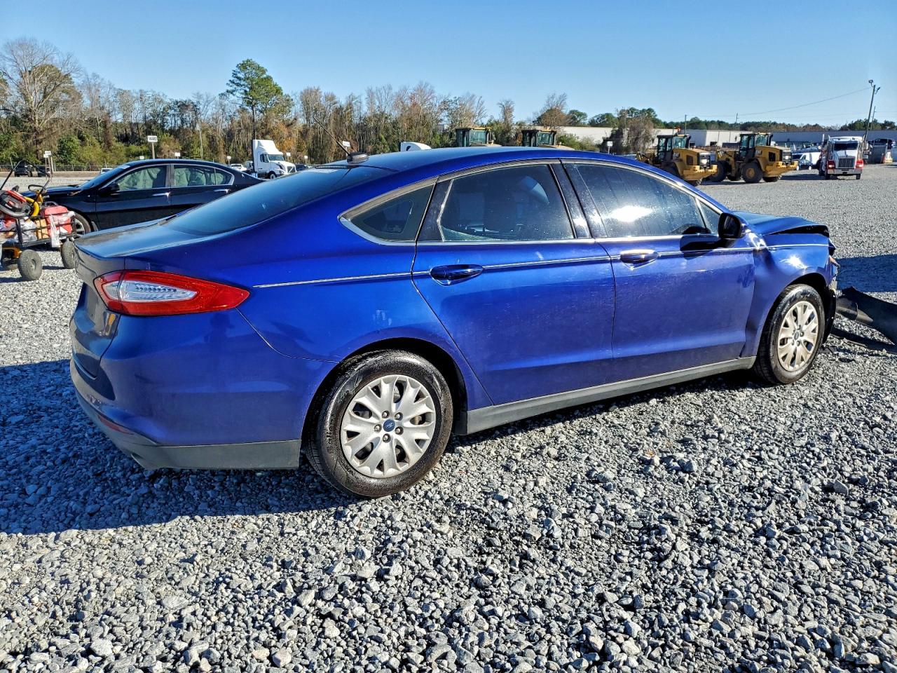 Ford Fusion S Image 13