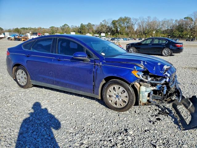 Ford Fusion S Image 2