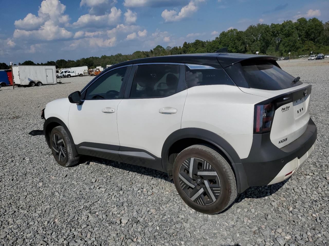 Nissan Kicks Sv Image 9