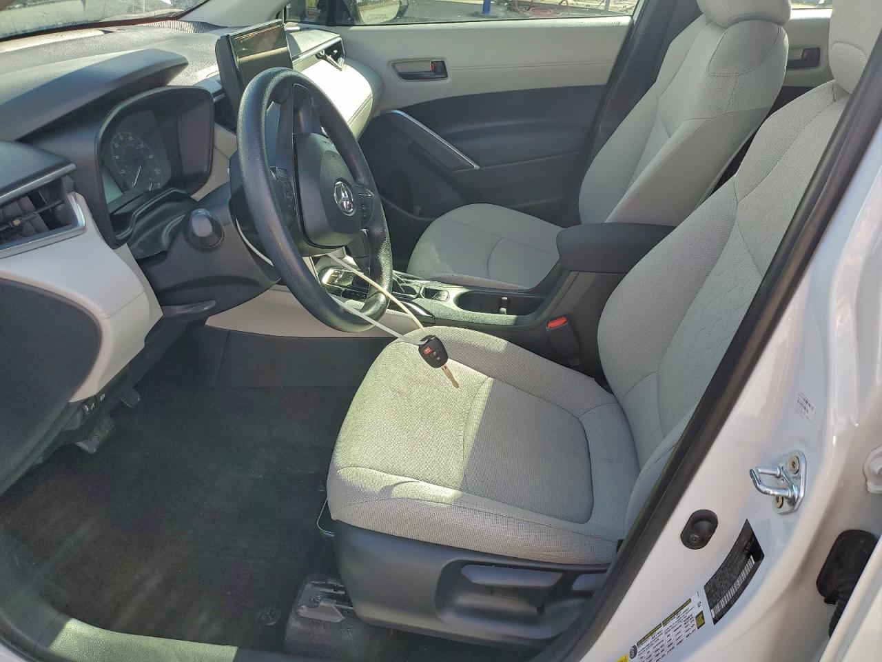 Toyota Corolla L Image 9