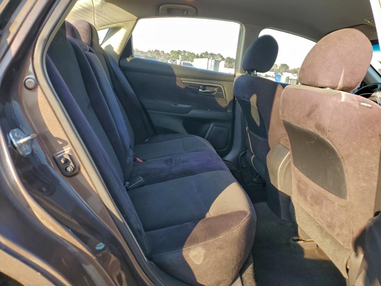 Nissan Altima 2.5 Image 8